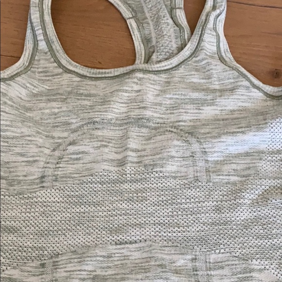 Lululemon tank - Picture 3 of 3